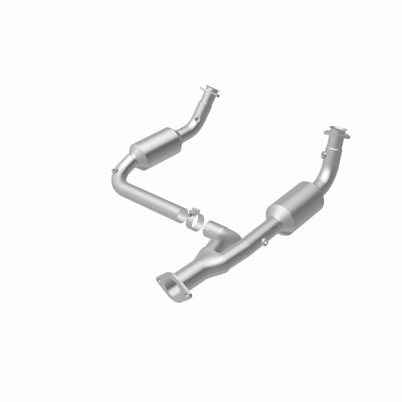 MagnaFlow 4451420 carb direct-fit catalytic converter, rear view of the turntable spin