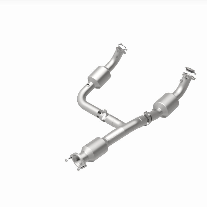 MagnaFlow 280505 oem grade direct-fit catalytic converter, rear view of the turntable spin
