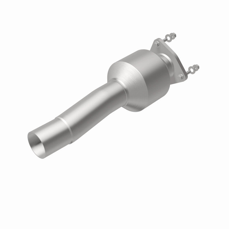 MagnaFlow 21-538 oem grade direct-fit catalytic converter, rear view of the turntable spin