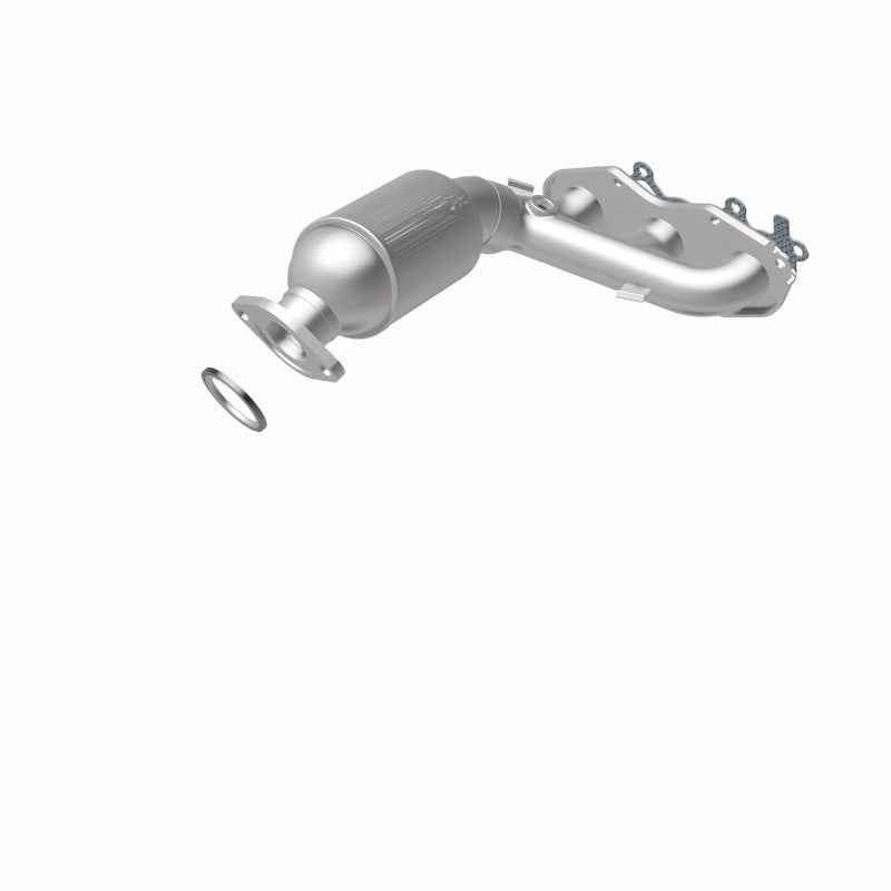 MagnaFlow 5582556 carb manifold converter, rear view of the turntable spin