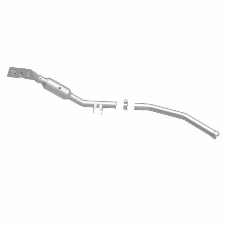 MagnaFlow 5551067 carb manifold converter, side view of the turntable spin
