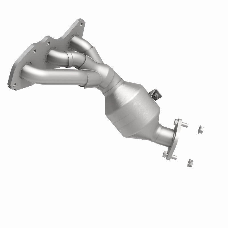 MagnaFlow 5582820 carb manifold converter, side view of the turntable spin