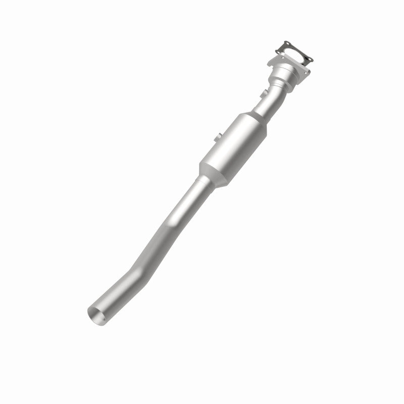 MagnaFlow 5561509 carb direct-fit catalytic converter, rear view of the turntable spin