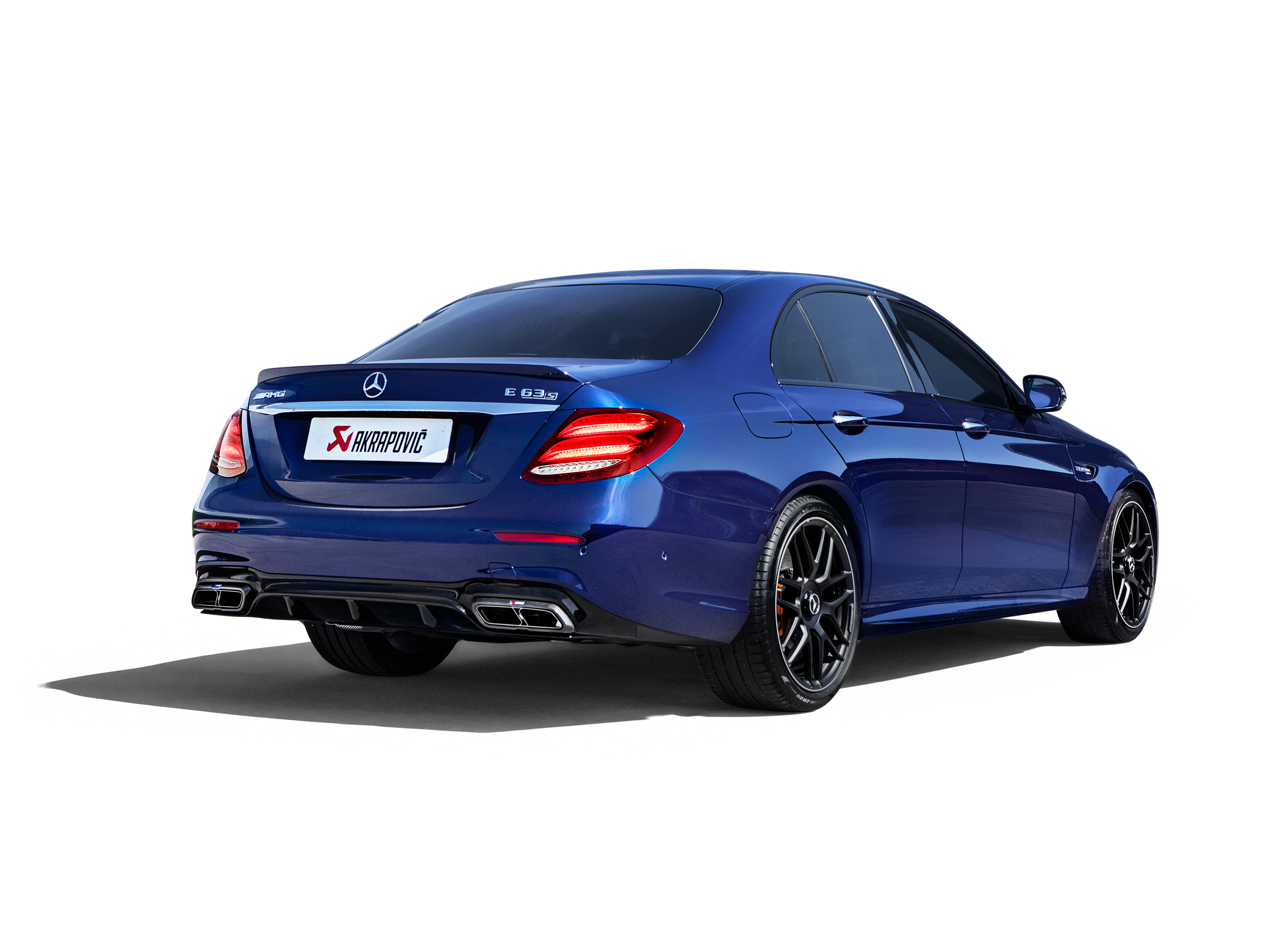 Akrapovic Mercedes Benz E63 (W213) Evolution Tail Pipe Set (High Gloss Carbon) TP-CT/46/G for Mercedes-Benz E63 AMG Sedan/Wagon W213/S213 2018-2023, detail view