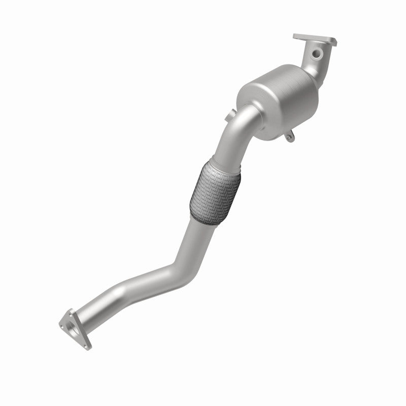 MagnaFlow 5481947 carb direct-fit catalytic converter, rear view of the turntable spin