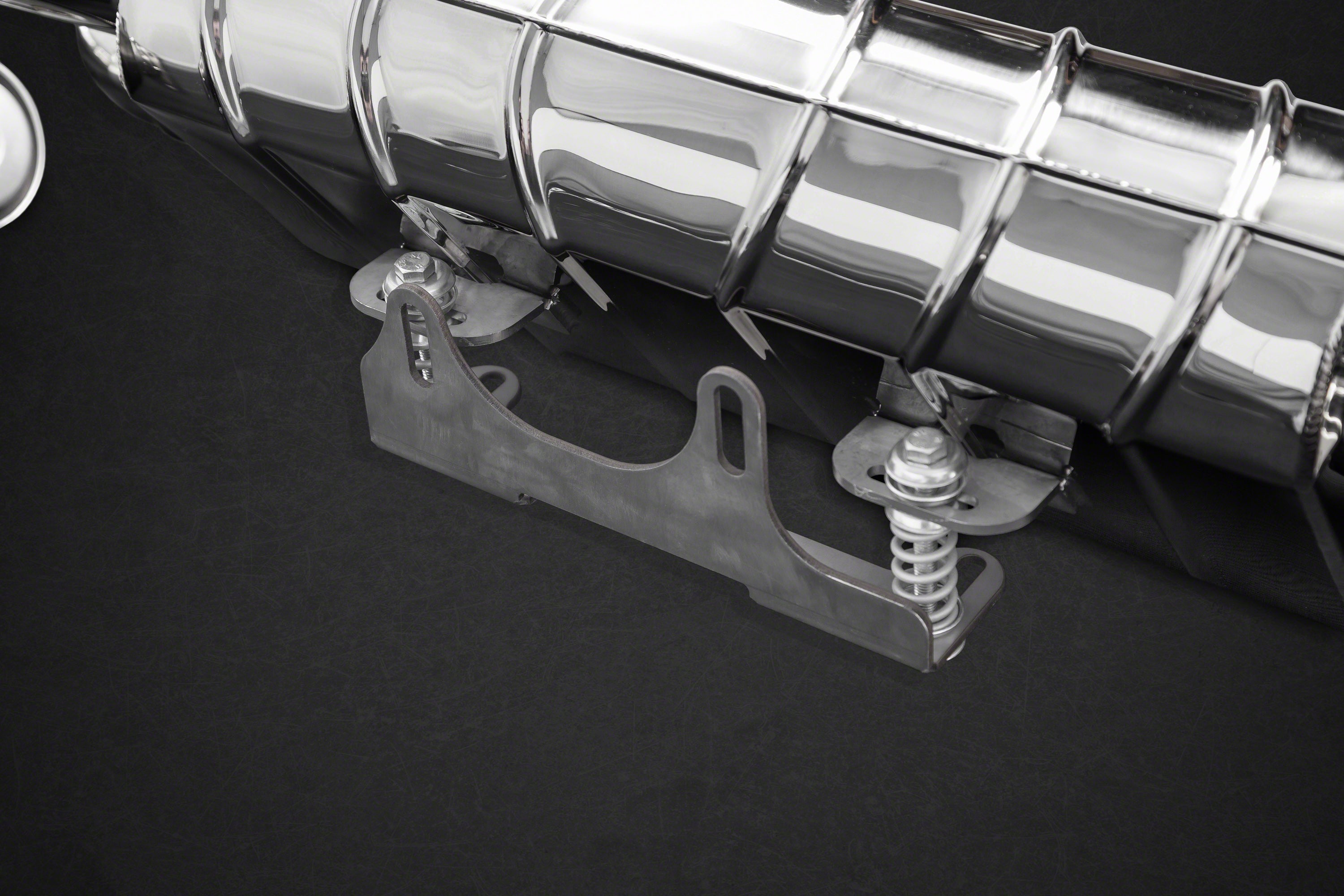 Capristo valved exhaust for the Porsche 991.2 Carrera/4/S muffler mount, close-up