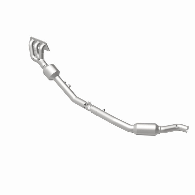 MagnaFlow 22-068 oem grade manifold converter, rear view of the turntable spin