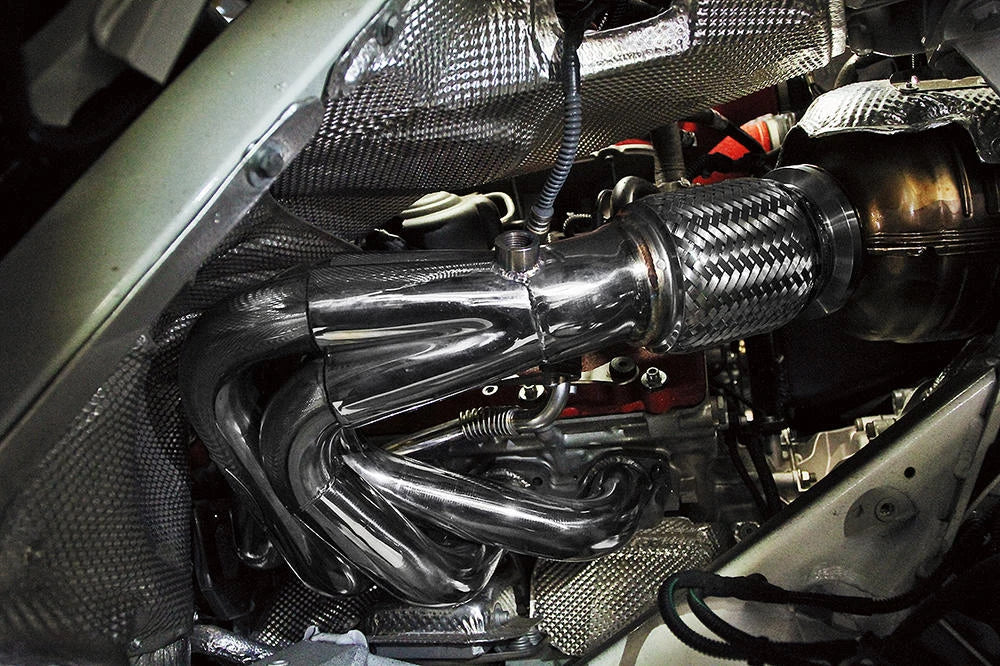Fabspeed 458 Italia sport headers installed in the engine bay