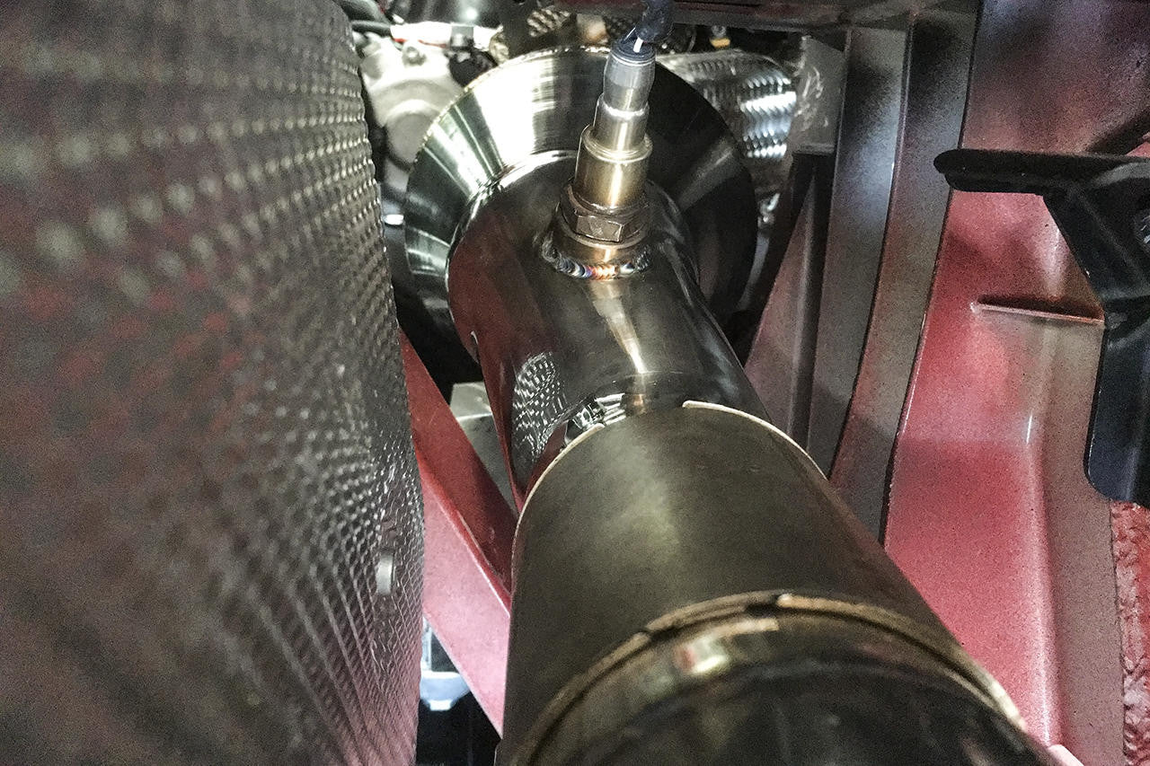 Close view of an installed Fabspeed 488 sport cat