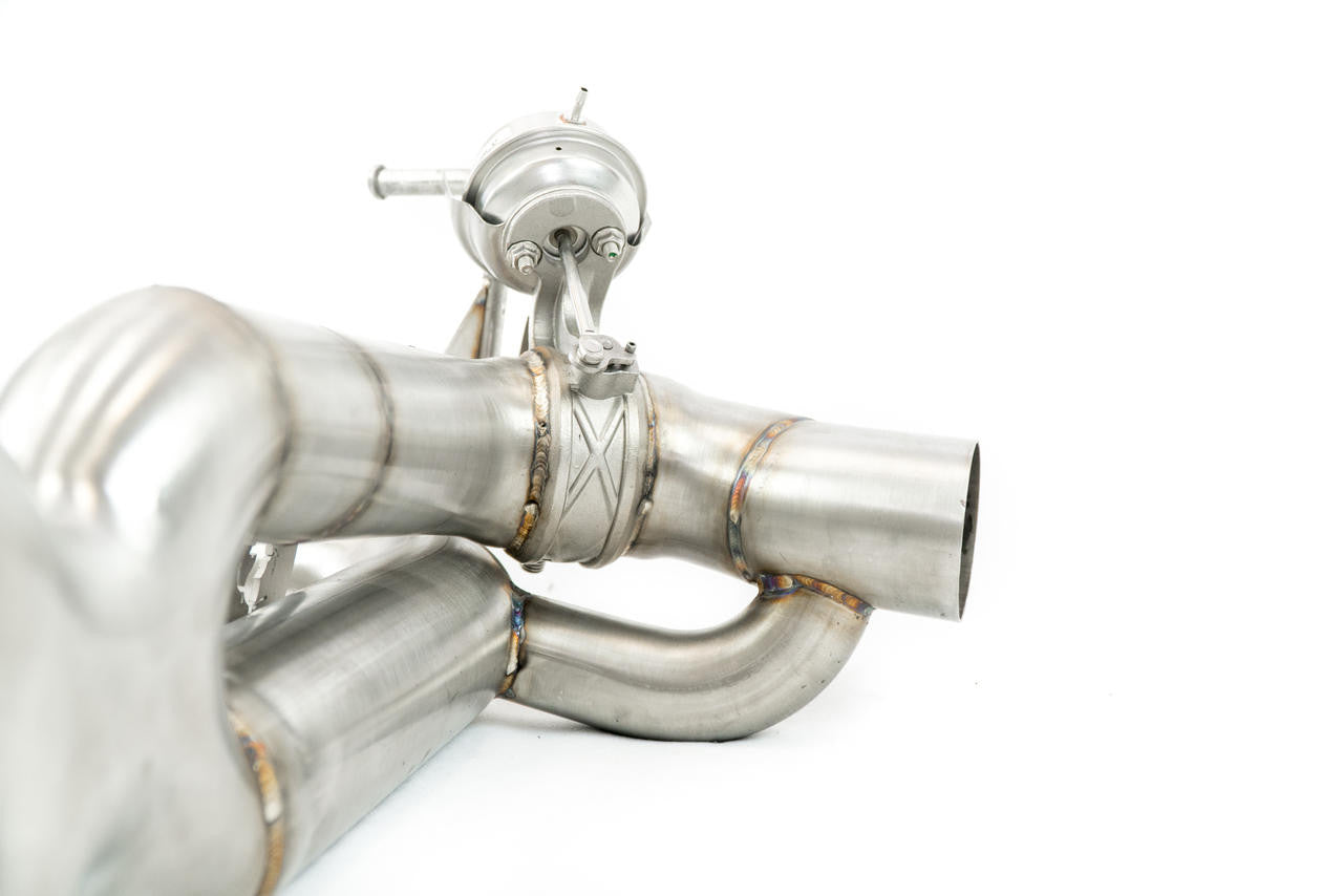 Valve housing and pipe bends on the 488 GTB valved exhaust