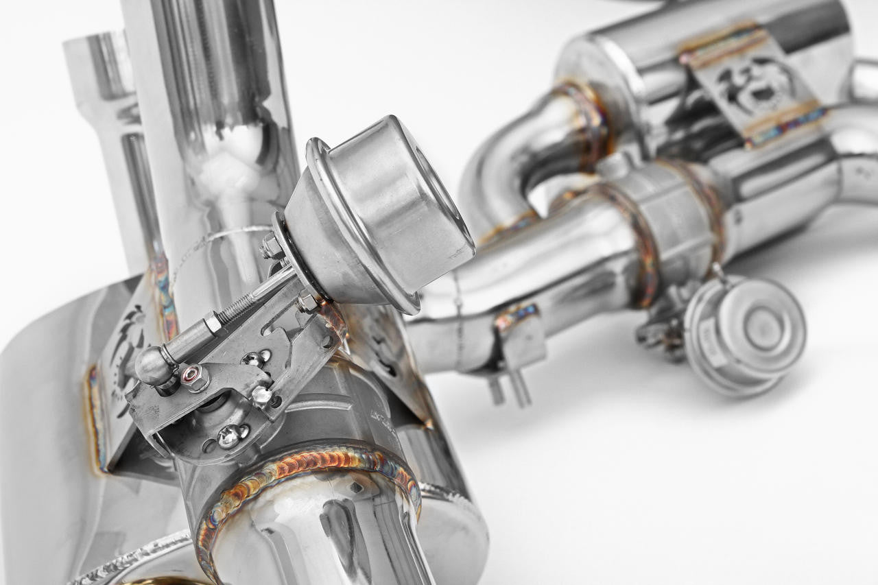 Valve actuator and outlet pipes on the California T valved exhaust