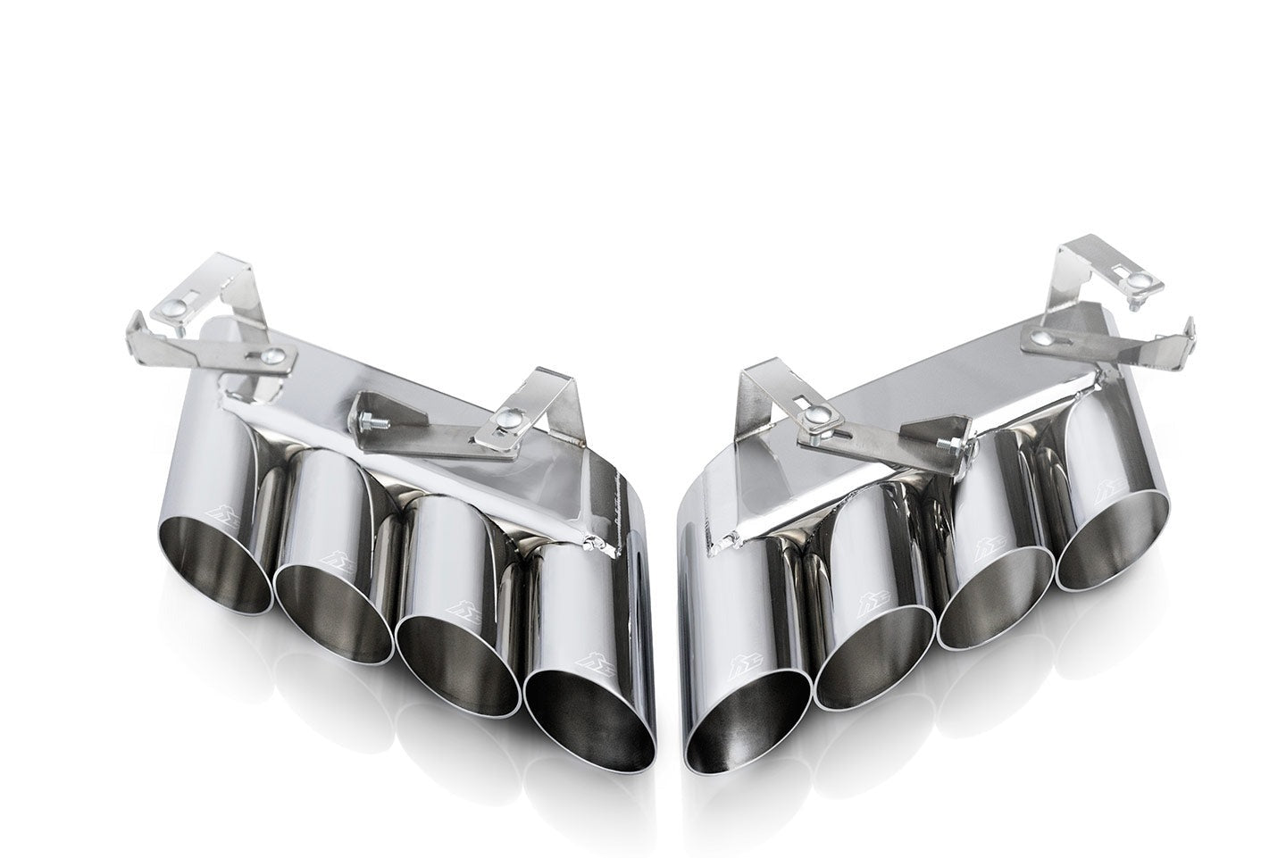 A front view of Fi EXHAUST Valvetronic Cat-Back System for Mercedes-Benz W463 AMG G63 (Ultimate Double Quad Tips) 2012-2018 tips with white background