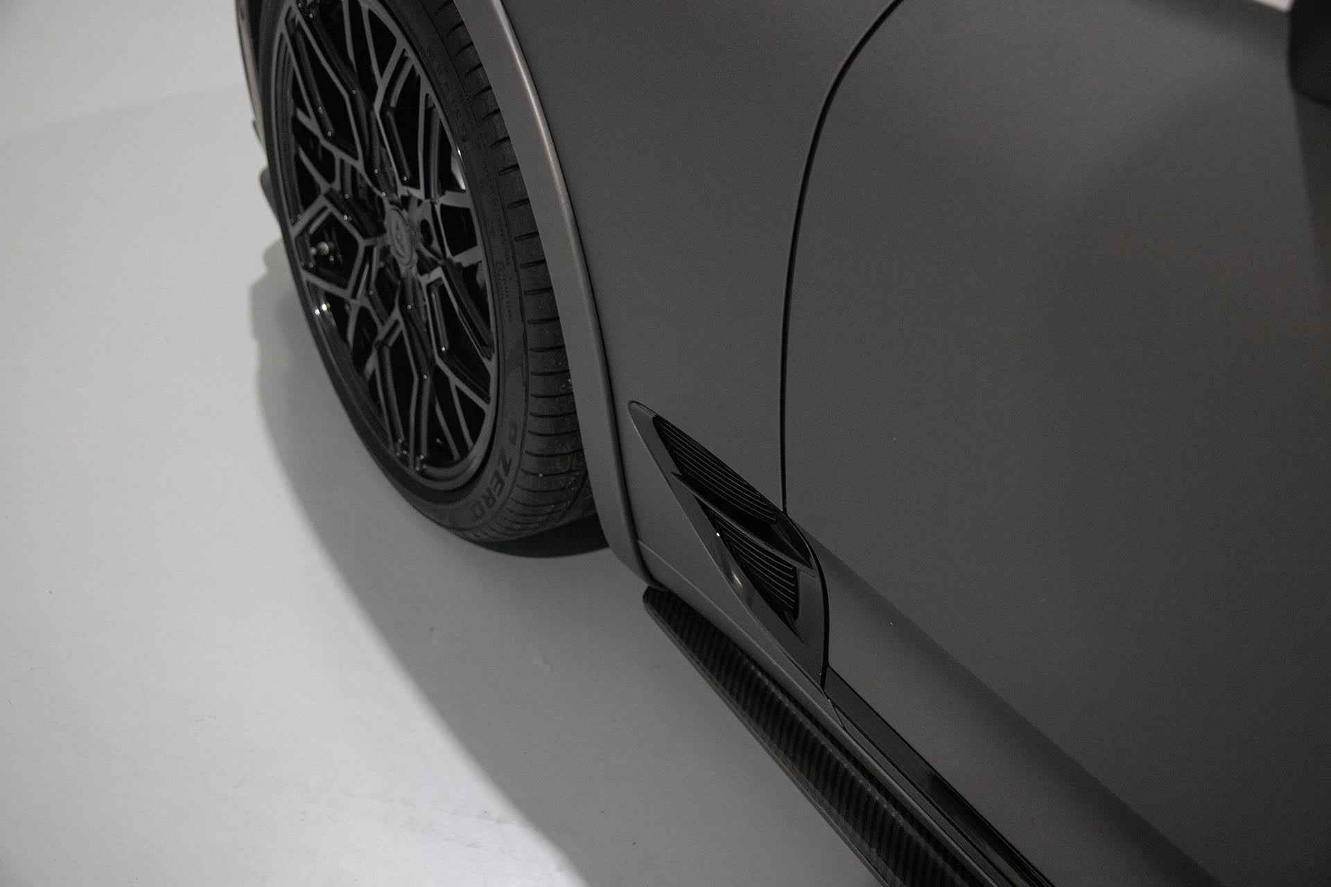 Widetrack arch and side sill extension on the Urban Continental GT