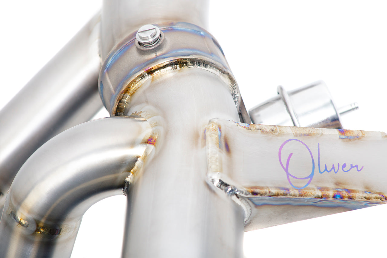 Soul Huracan EVO / STO titanium valved exhaust system: close-up of titanium welds on the muffler
