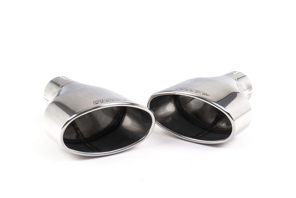 Close-up of polished oval Milltek Sport exhaust tips for the 2018+ Audi RS4 B9 2.9 V6 Turbo Avant (photo 2)