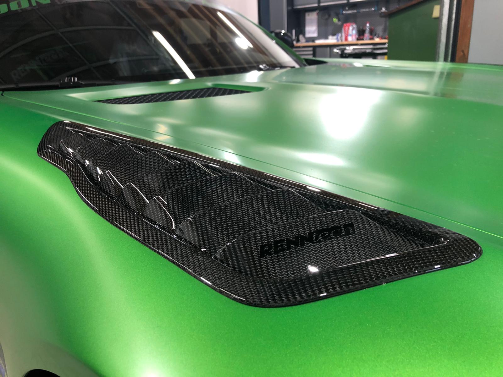 Carbon fender extractor fitted on a green AMG GT car - Carbon Fiber Fender Extractors for the 2016-2021 AMG GT