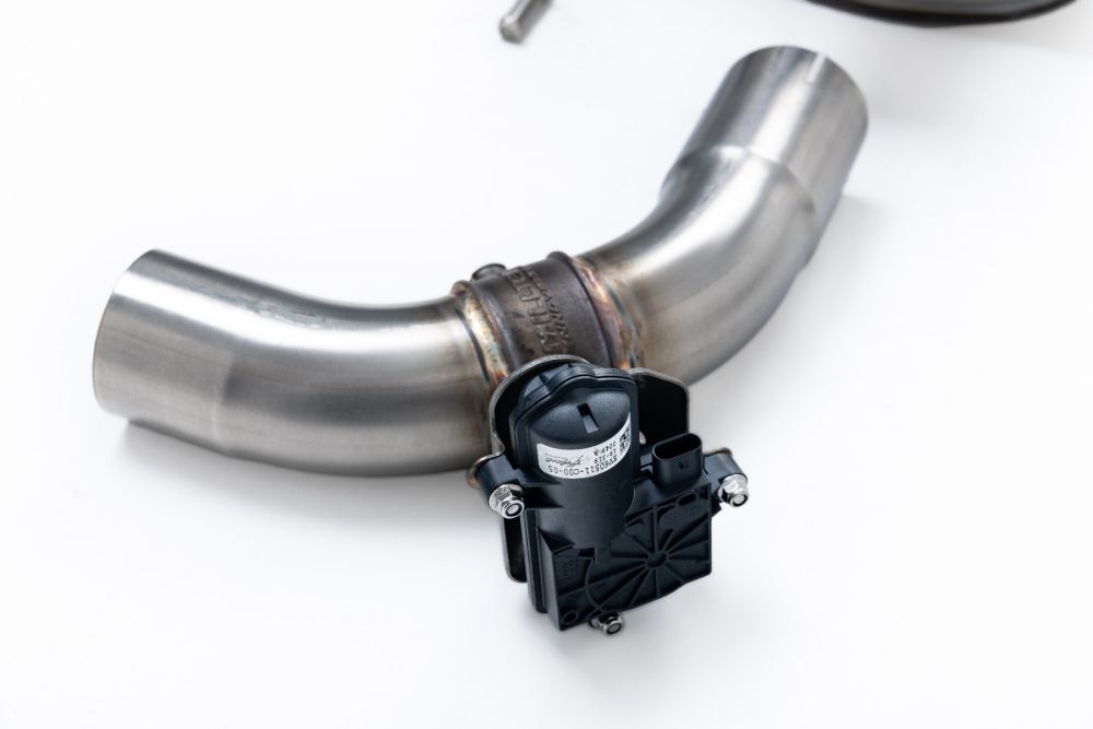 Close-up detail of Milltek Sport exhaust hardware for 2017+ Alfa Romeo Giulia 2.0T Veloce (part SSXAR20)