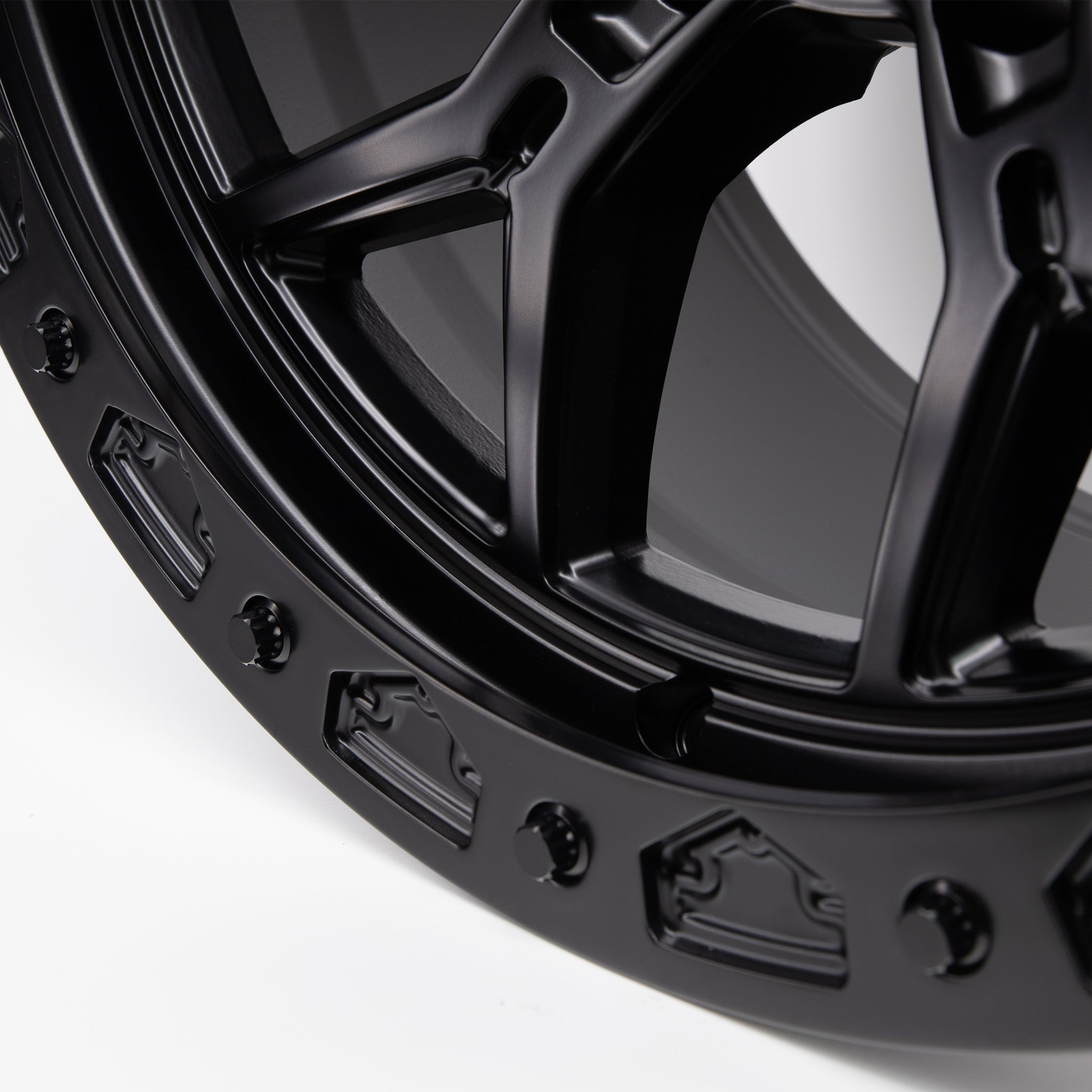 Venomrex VR-601BL beadlock-style ring close-up, Coal Black, for Chevrolet Silverado (17x9), alternate 2