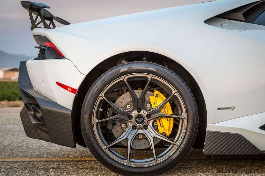 Vorsteiner Aero Rear Bumper w/ Rear Diffuser Carbon Fiber Glossy LAMBORGHINI HURACAN NOVARA EDIZIONE PROGRAM - autotalent