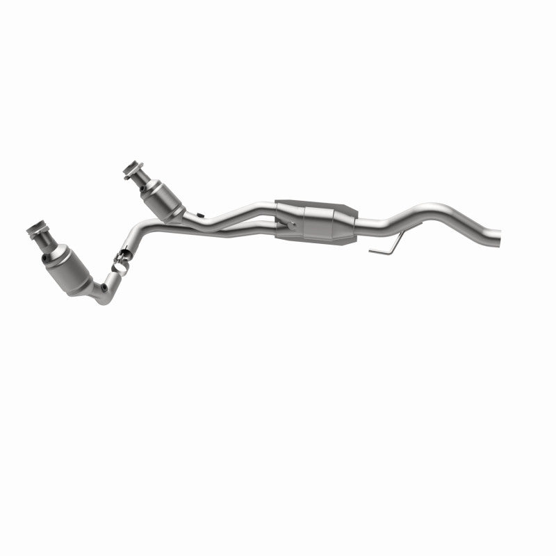 MagnaFlow 93181 hm grade direct-fit catalytic converter, side view of the turntable spin
