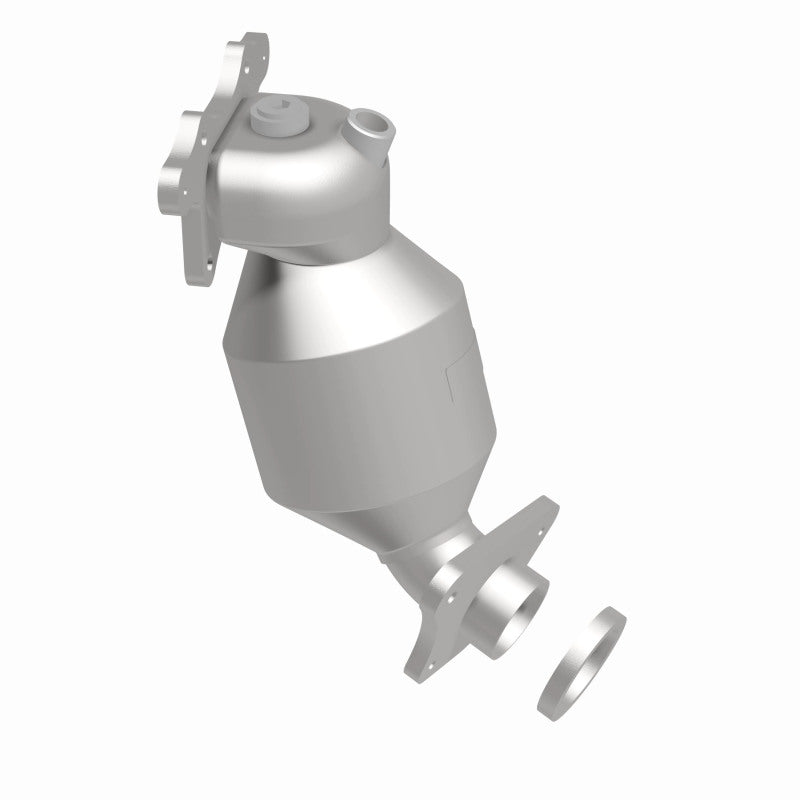 MagnaFlow 5531680 carb manifold converter, side view of the turntable spin