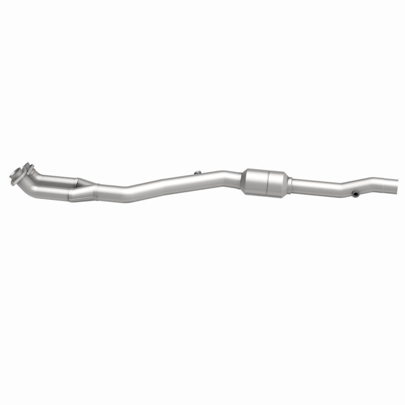 MagnaFlow 24130 hm grade direct-fit catalytic converter, side view of the turntable spin