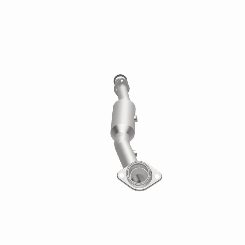 MagnaFlow 23334 hm grade direct-fit catalytic converter, opposite side view of the turntable spin