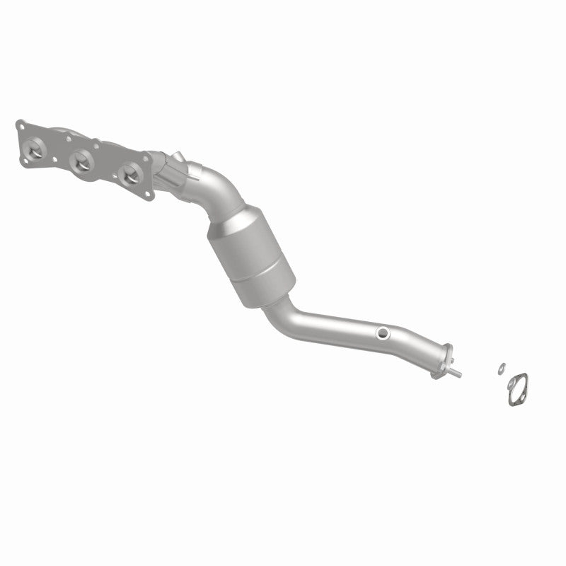 MagnaFlow 5531222 carb manifold converter, side view of the turntable spin