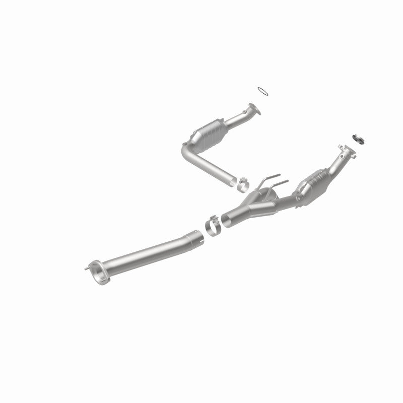 MagnaFlow 24081 hm grade direct-fit catalytic converter, rear view of the turntable spin