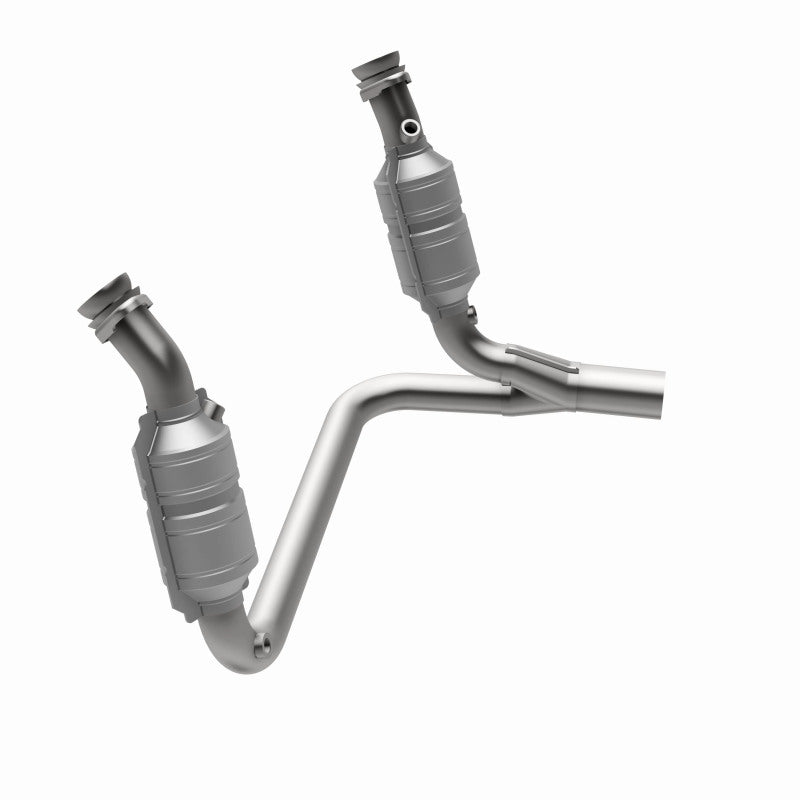 MagnaFlow 24770 hm grade direct-fit catalytic converter, side view of the turntable spin