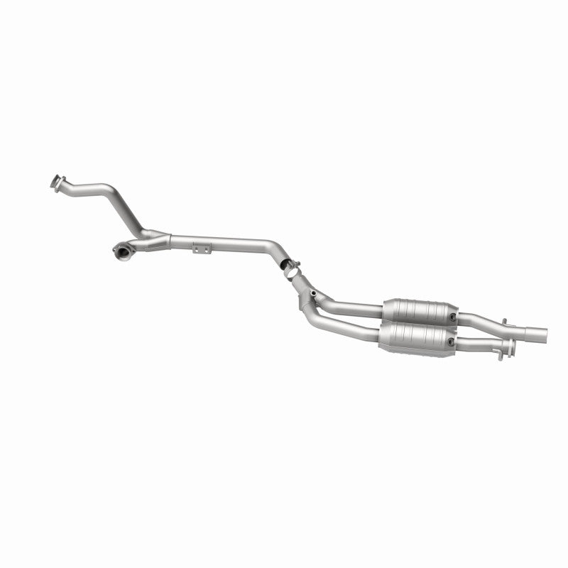MagnaFlow 23573 epa direct-fit catalytic converter, side view of the turntable spin