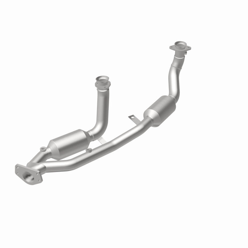MagnaFlow 23542 hm grade direct-fit catalytic converter, rear view of the turntable spin