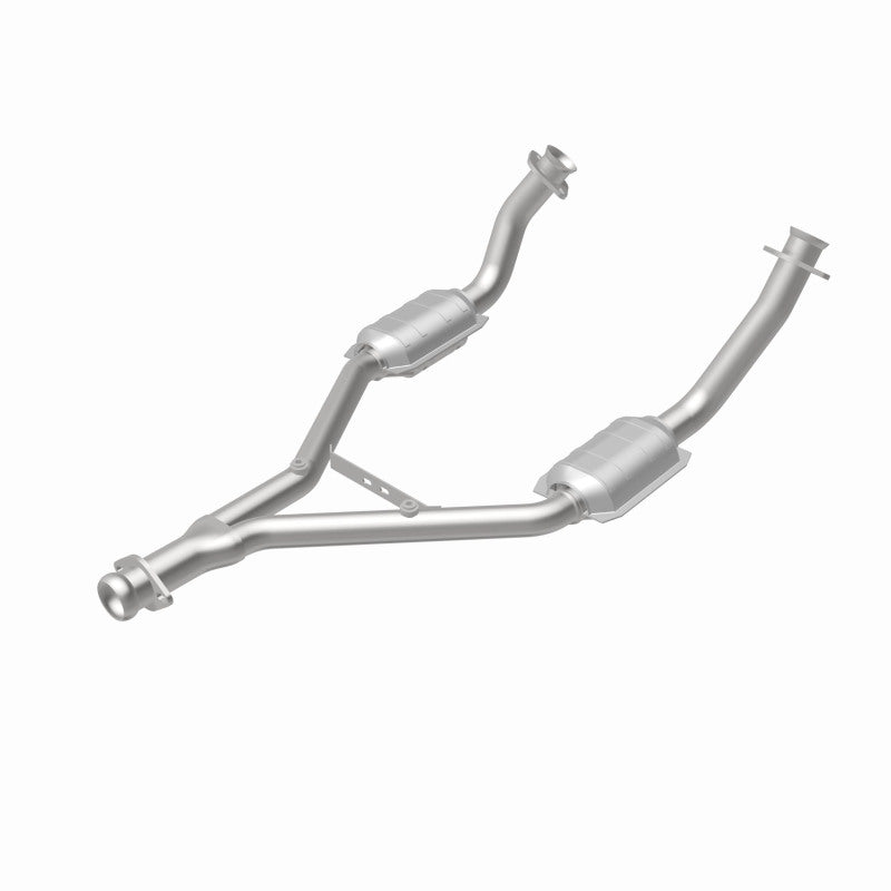 MagnaFlow 23340 epa direct-fit catalytic converter, rear view of the turntable spin