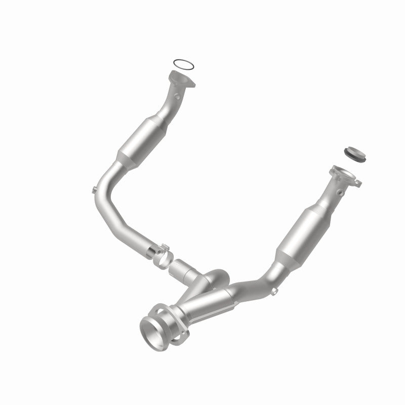 MagnaFlow 5451631 carb direct-fit catalytic converter, rear view of the turntable spin