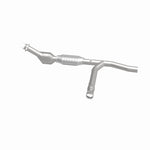 MagnaFlow 23317 hm grade direct-fit catalytic converter, side view of the turntable spin
