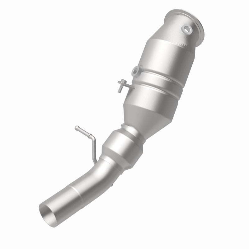 MagnaFlow 52265 oem grade direct-fit catalytic converter, rear view of the turntable spin
