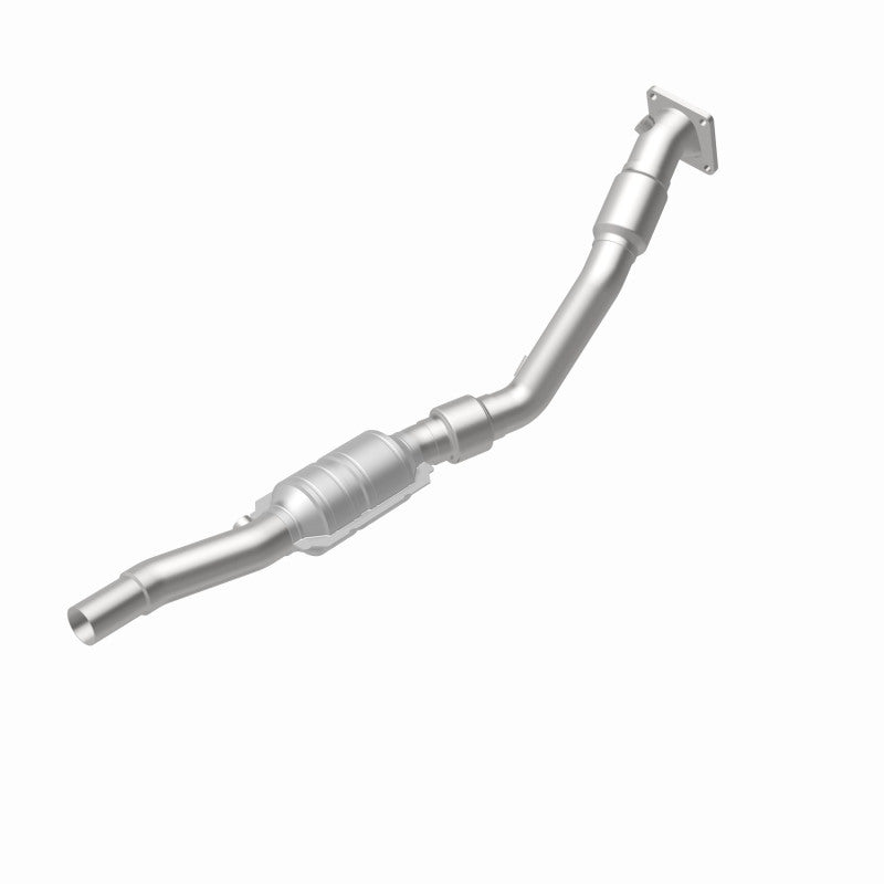 MagnaFlow 24894 hm grade direct-fit catalytic converter, rear view of the turntable spin