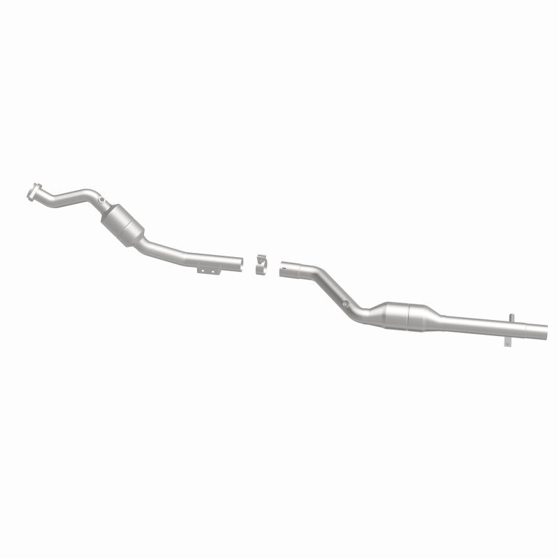 MagnaFlow 24008 hm grade direct-fit catalytic converter, side view of the turntable spin