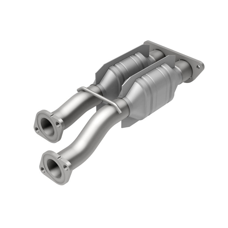 MagnaFlow 23310 hm grade direct-fit catalytic converter, rear view of the turntable spin