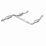 MagnaFlow 93372 hm grade direct-fit catalytic converter, rear view of the turntable spin