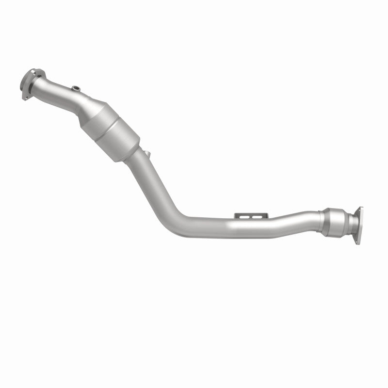 MagnaFlow 24977 hm grade direct-fit catalytic converter, side view of the turntable spin