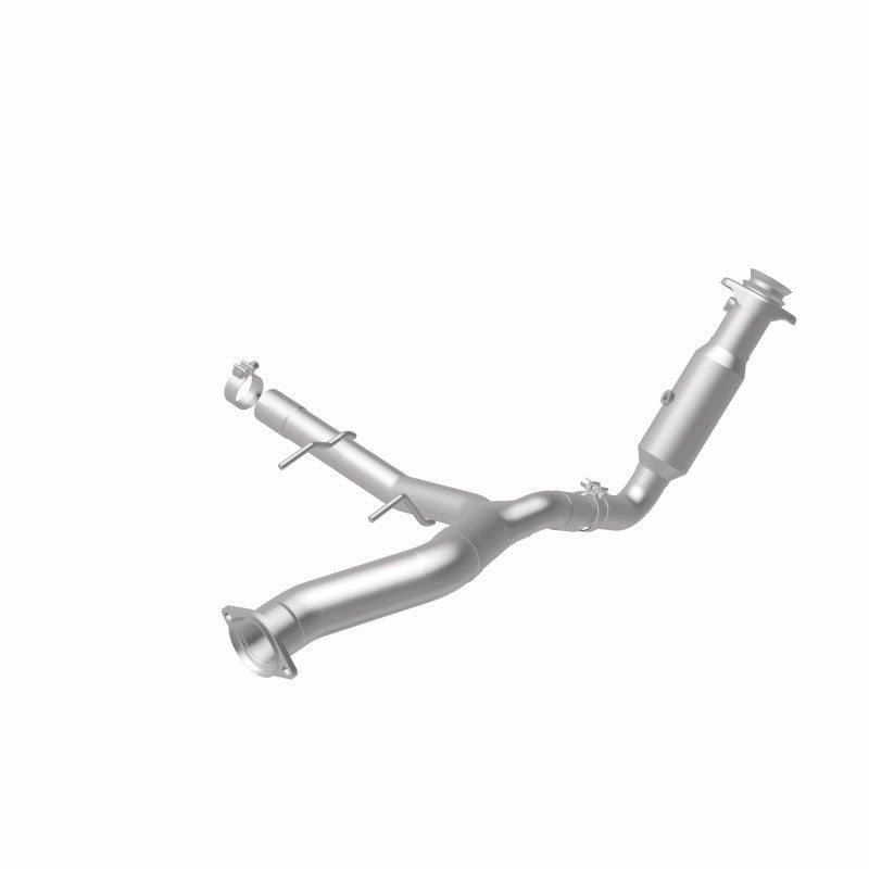 MagnaFlow 21-521 oem grade direct-fit catalytic converter, rear view of the turntable spin