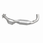 MagnaFlow 93428 hm grade direct-fit catalytic converter, side view of the turntable spin
