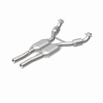 MagnaFlow 93989 hm grade direct-fit catalytic converter, rear view of the turntable spin