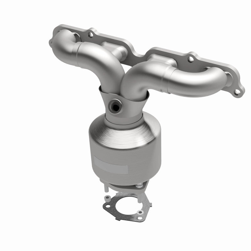 MagnaFlow 24998 hm grade manifold converter, opposite front three-quarter view of the turntable spin