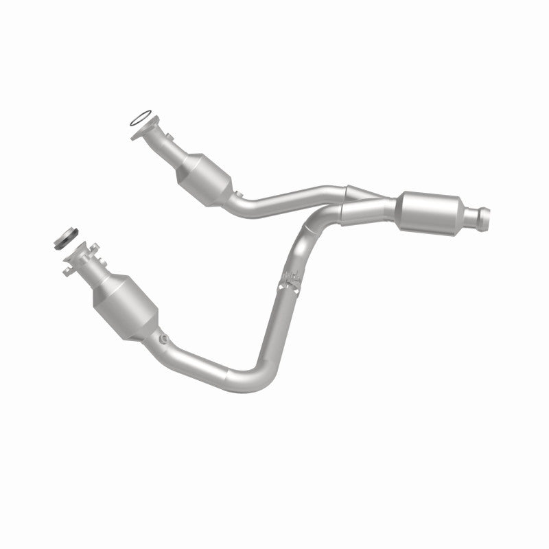 MagnaFlow 280424 oem grade direct-fit catalytic converter, side view of the turntable spin