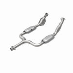 MagnaFlow 51127 oem grade direct-fit catalytic converter, rear view of the turntable spin