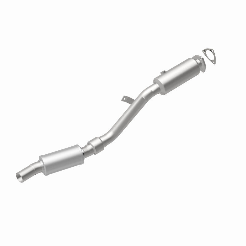 MagnaFlow 24139 hm grade direct-fit catalytic converter, rear view of the turntable spin