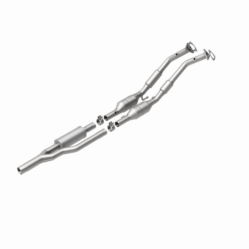MagnaFlow 5461716 carb direct-fit catalytic converter, rear view of the turntable spin