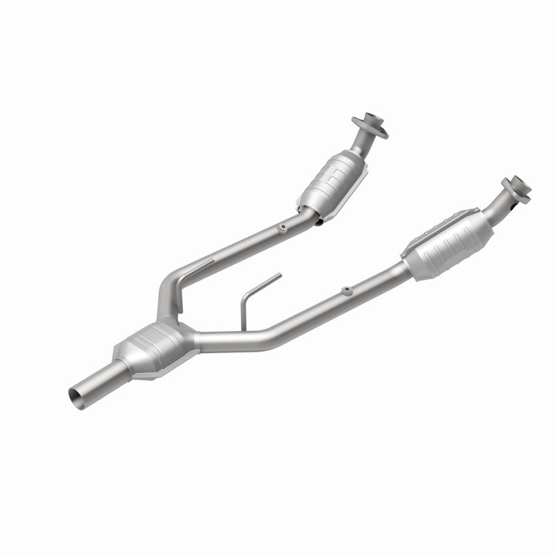 MagnaFlow 444080 carb direct-fit catalytic converter, rear view of the turntable spin